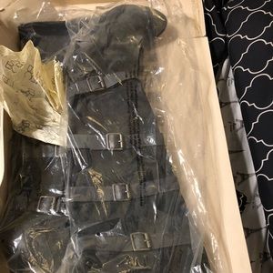 NWT BCBG Classy asphalt gray suede otk Boots 8.5